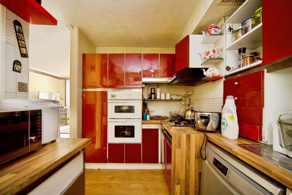Property photo 3 of 17 Photo
