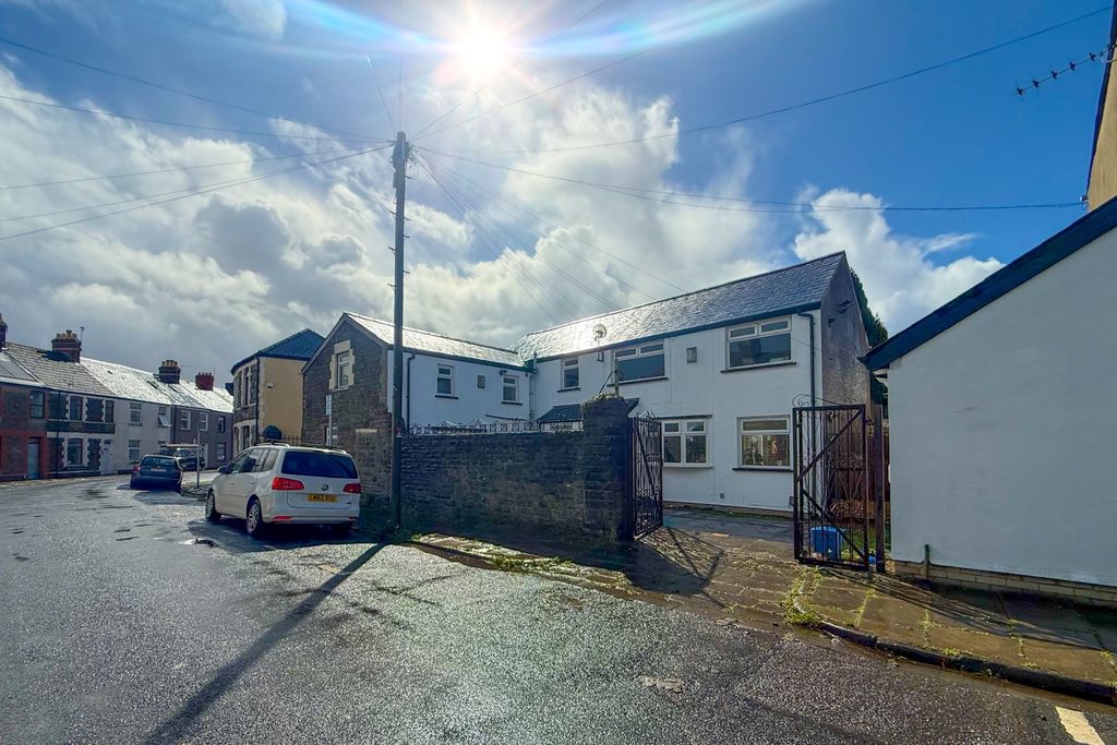 Property photo 1 of 22 Call 02920 454555 To Secure Your Viewing_3