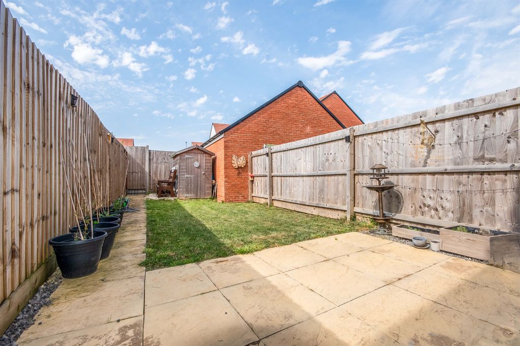 Property photo 2 of 17