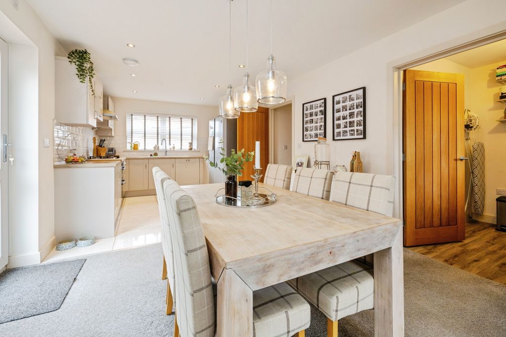 Property photo 2 of 19 Kitchen Diner