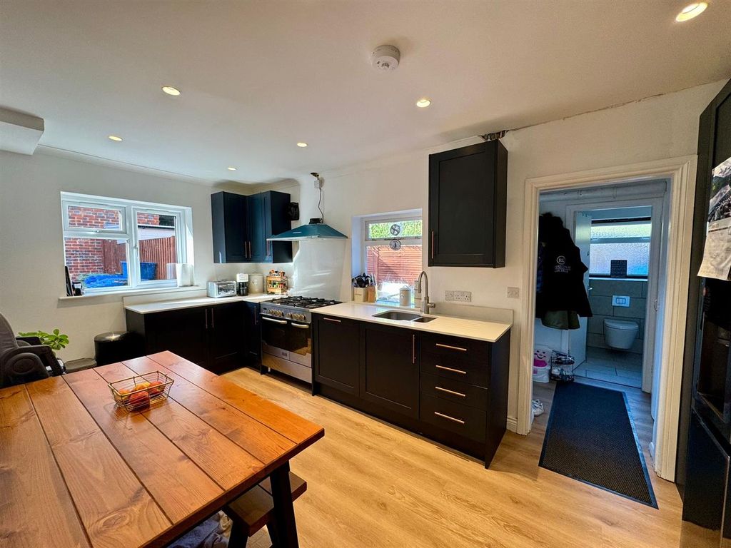 Property photo 2 of 21 Kitchen