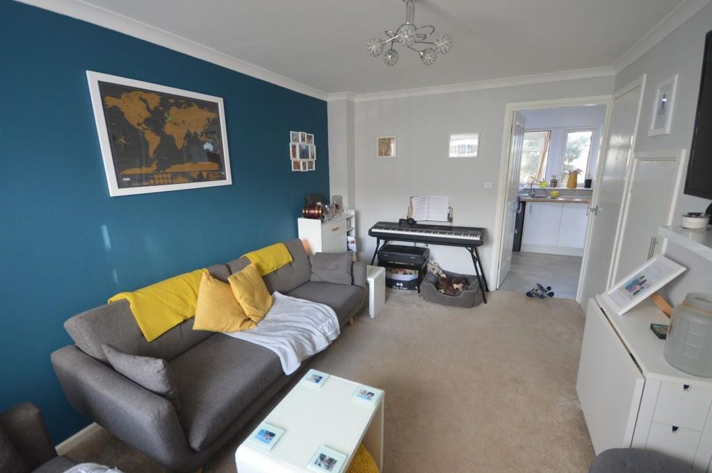 Property photo 2 of 14 Dsc_0011 (Medium).Jpg