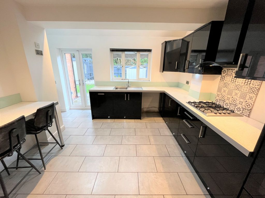 Property photo 2 of 16 Kitchen