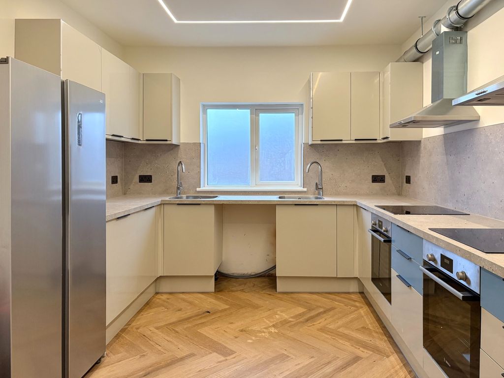 Studio to rentCorringway, Ealing W5 photo 4