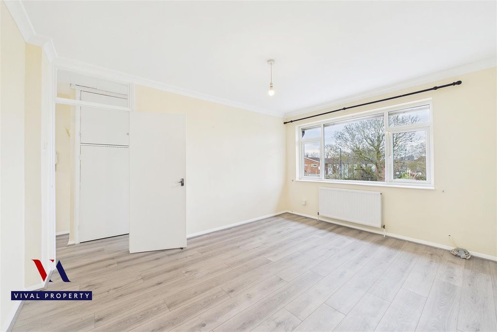 Property photo 3 of 21 Cam03118G0-Pr0285-Still003.Jpg