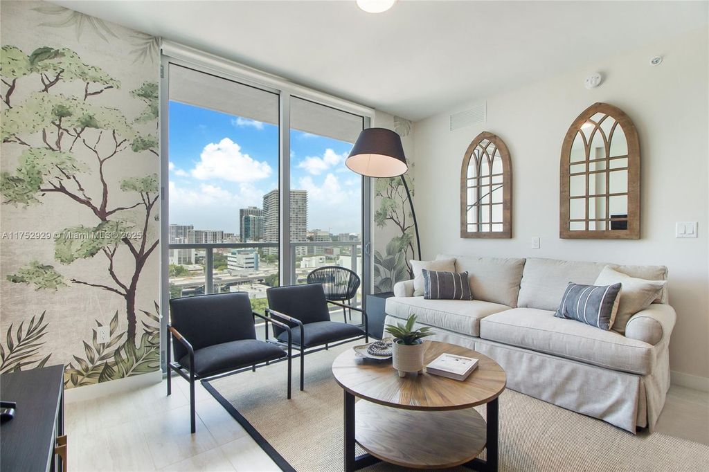 Property photo 2 of 12 <Alttext/>