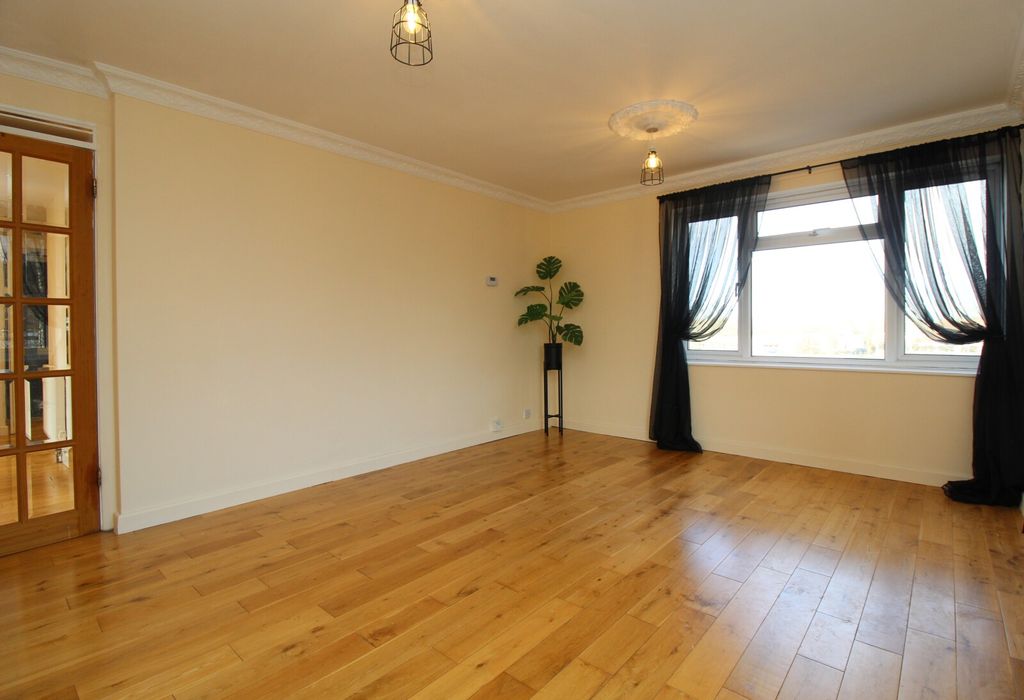 Property photo 1 of 6 Lounge