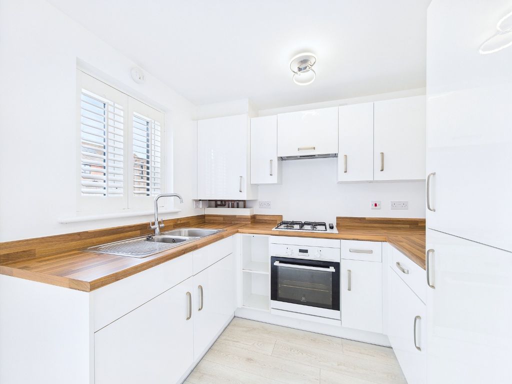 Property photo 2 of 16 5103822