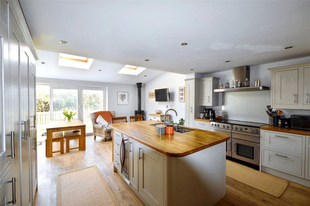 Property photo 3 of 21 Picture No. 18