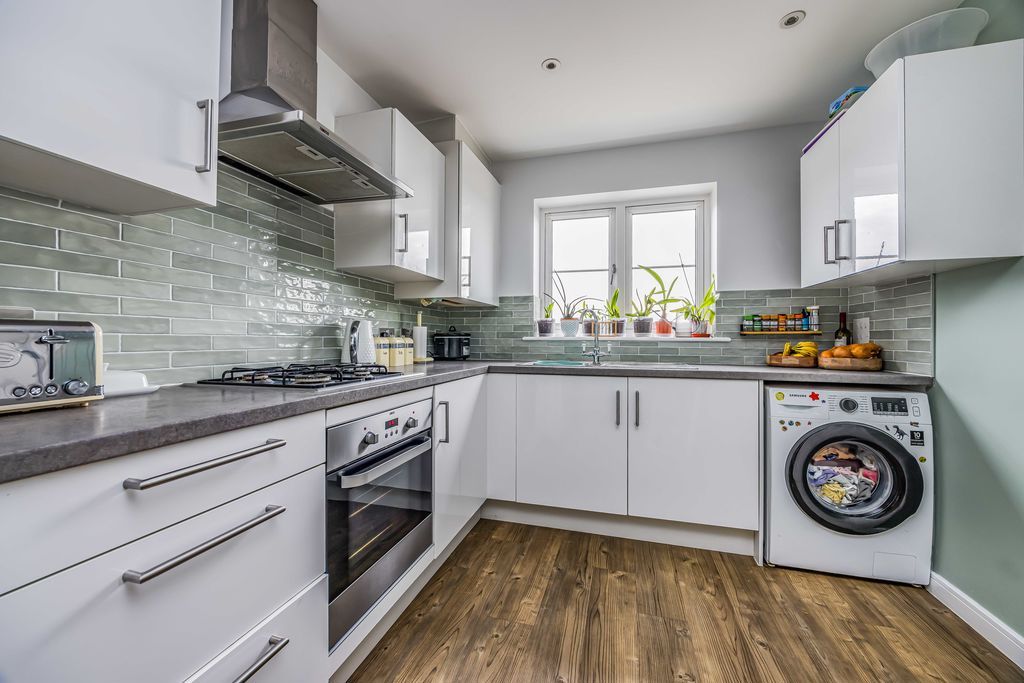 Property photo 3 of 16 Photo 14