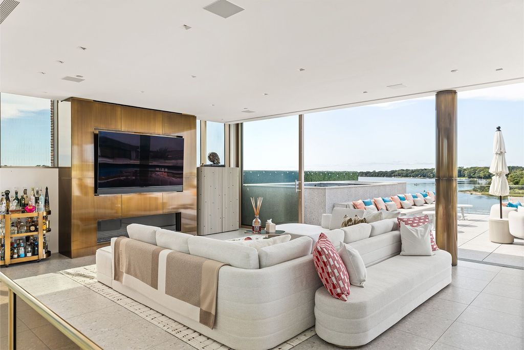 Property photo 2 of 54