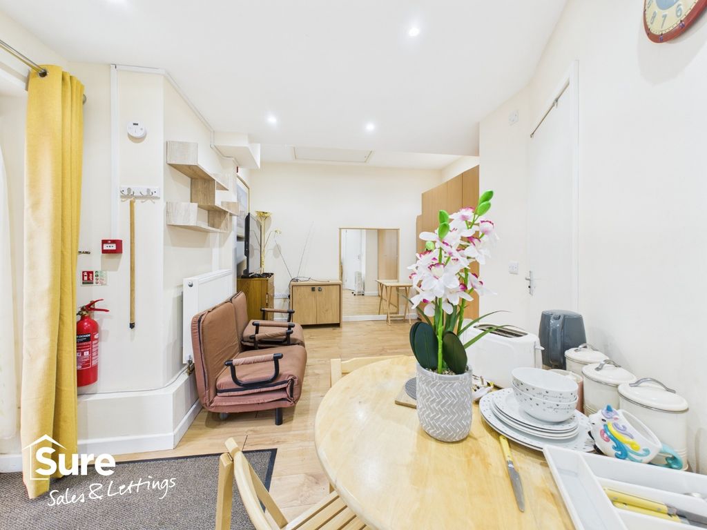 Property photo 2 of 7 4514621