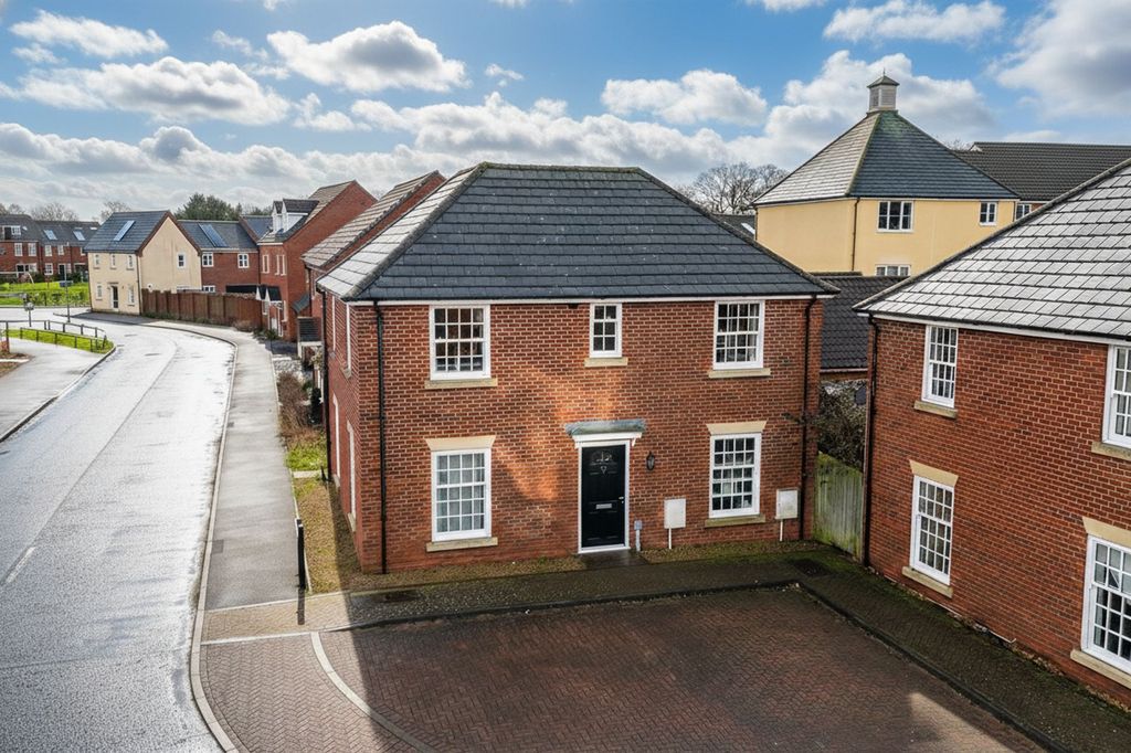 Property photo 1 of 27