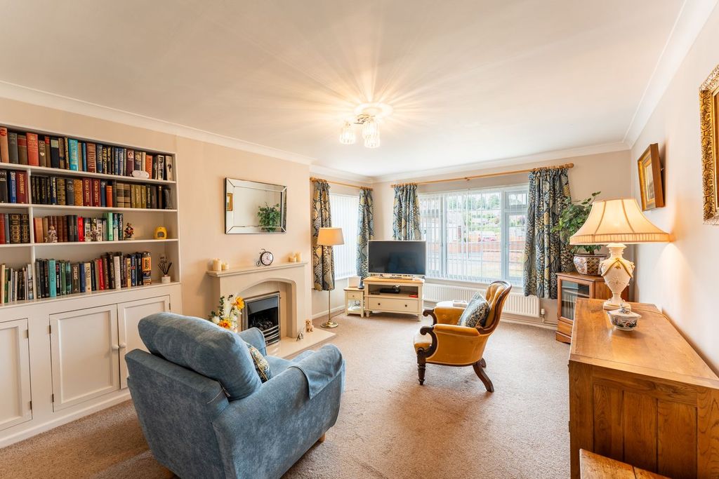 Property photo 2 of 19