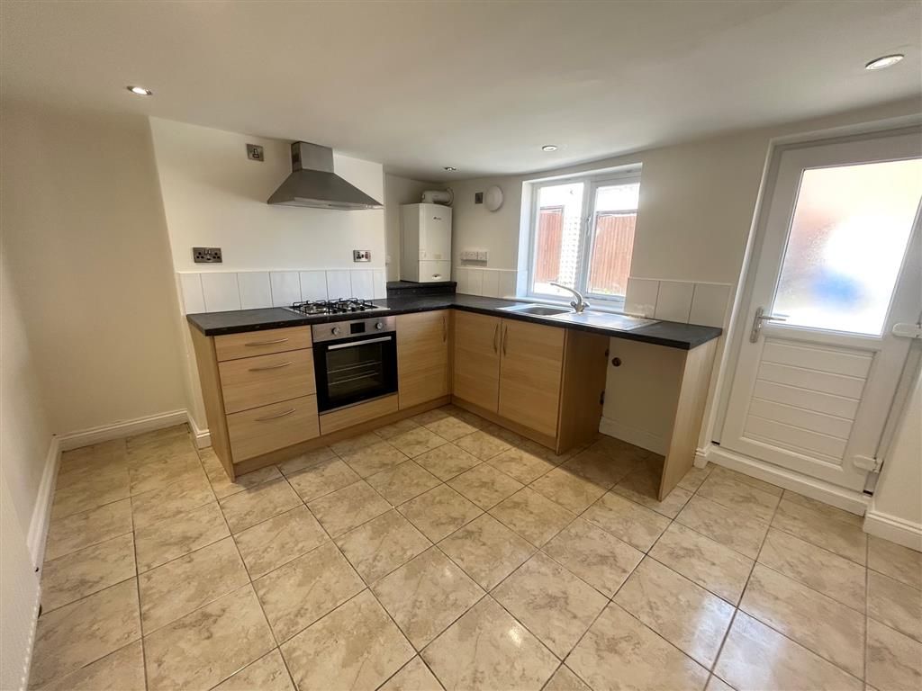 Property photo 3 of 13 Kitchen