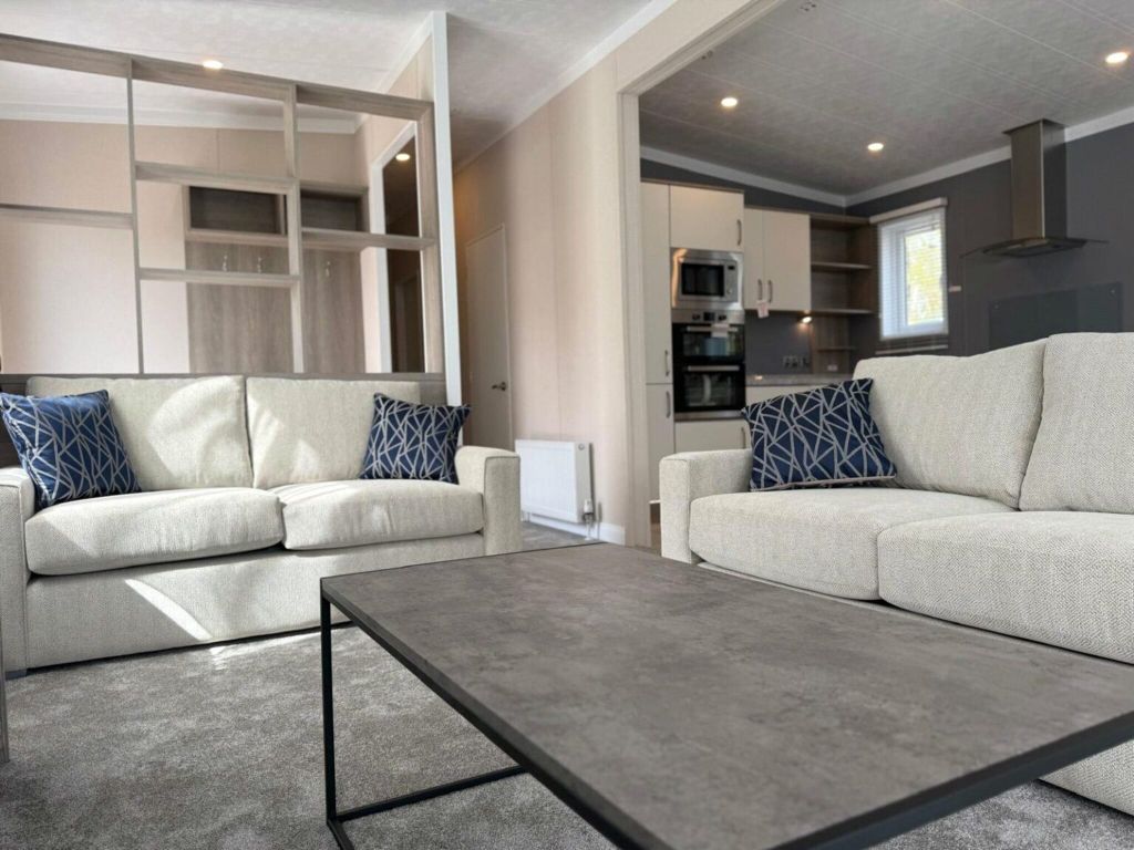 Property photo 3 of 33