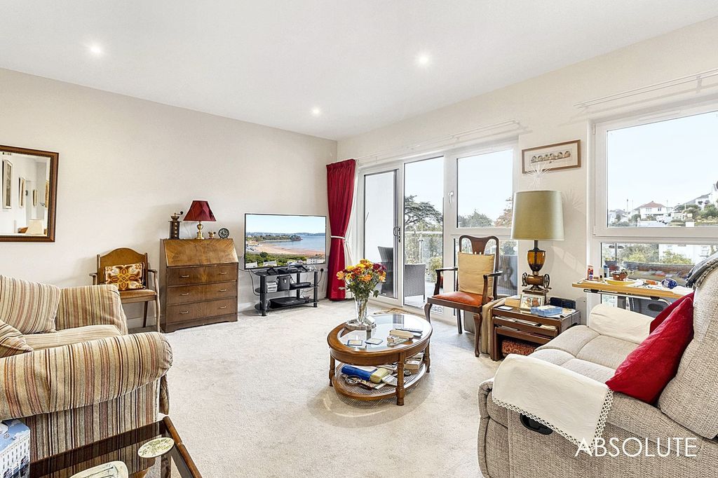 Property photo 3 of 21 Lounge/Diner