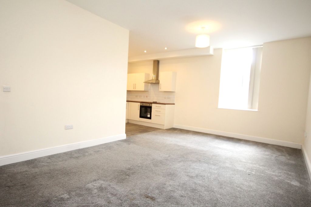 Property photo 3 of 12 Lounge