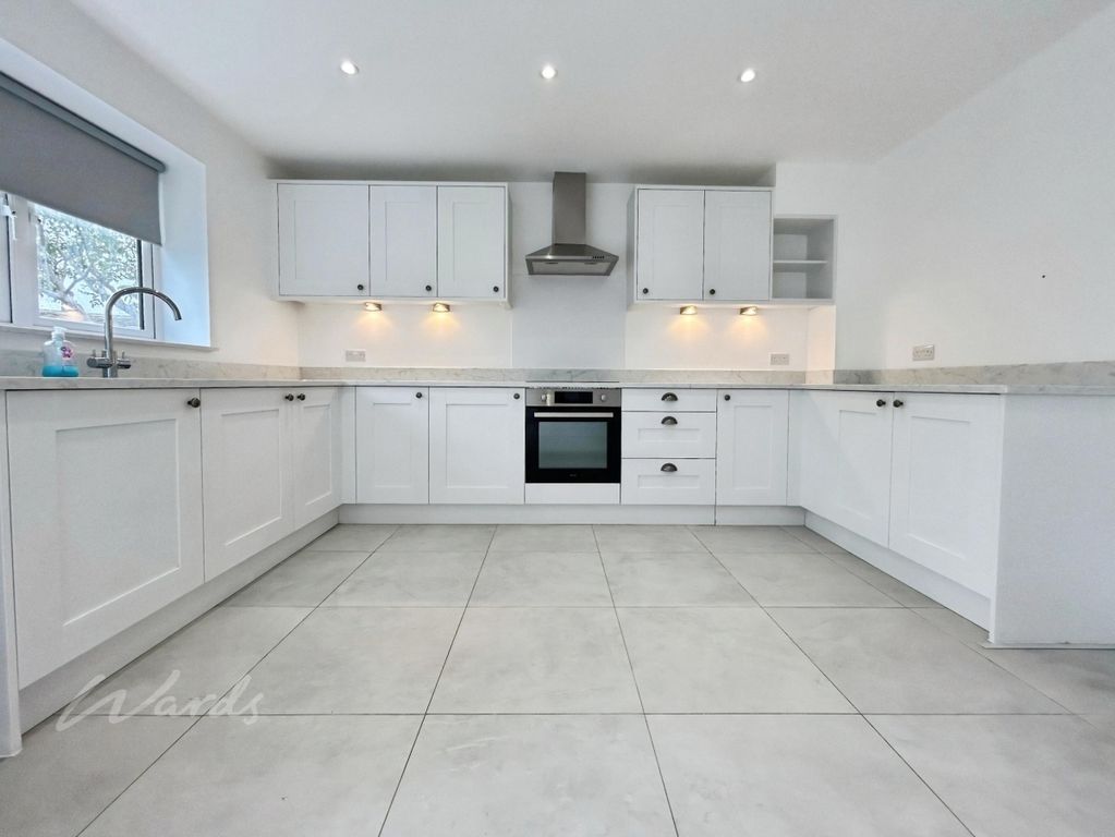 Property photo 2 of 15 Kitchen