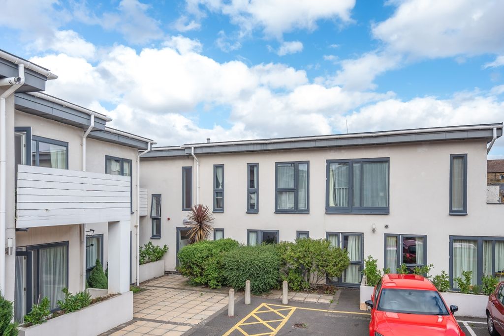 Property photo 1 of 13 635086 (1)