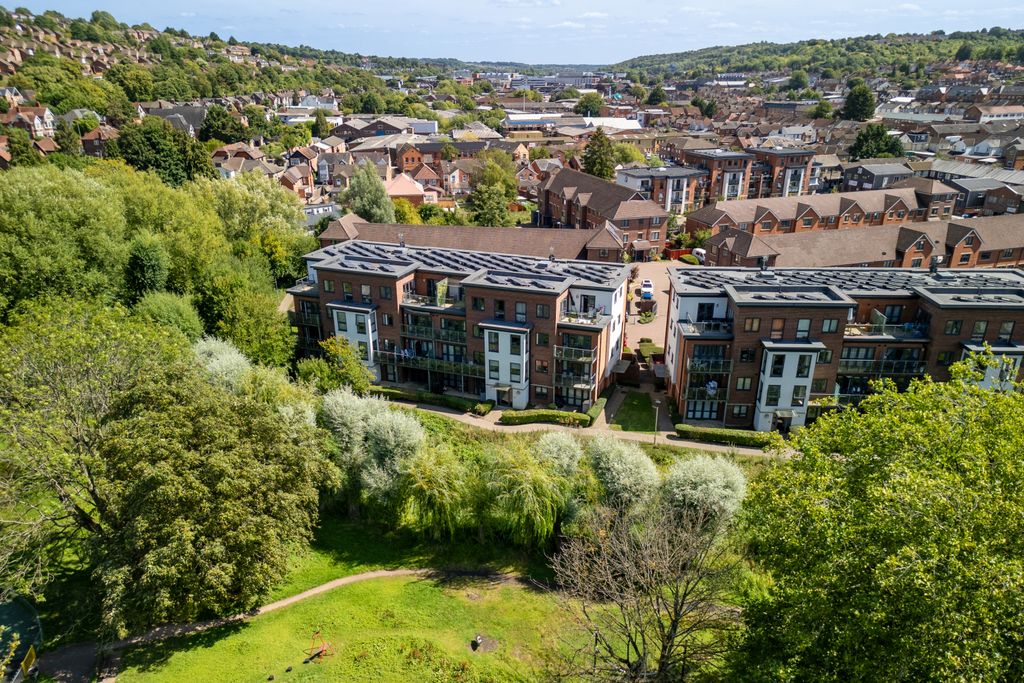 Property photo 1 of 17 Picture No. 20