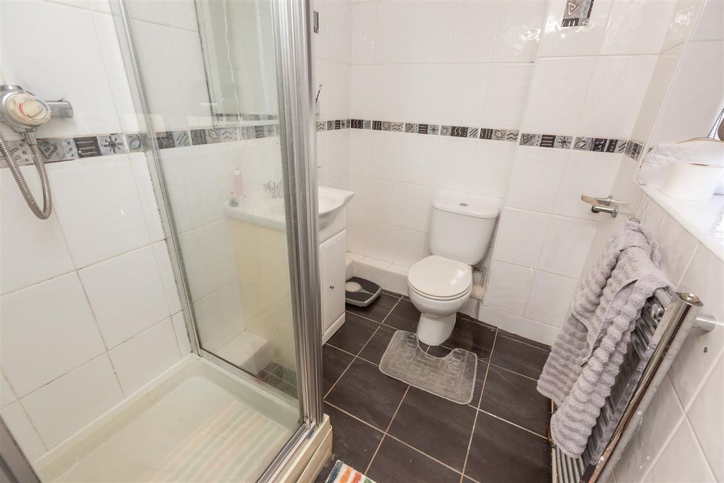 Property photo 3 of 37