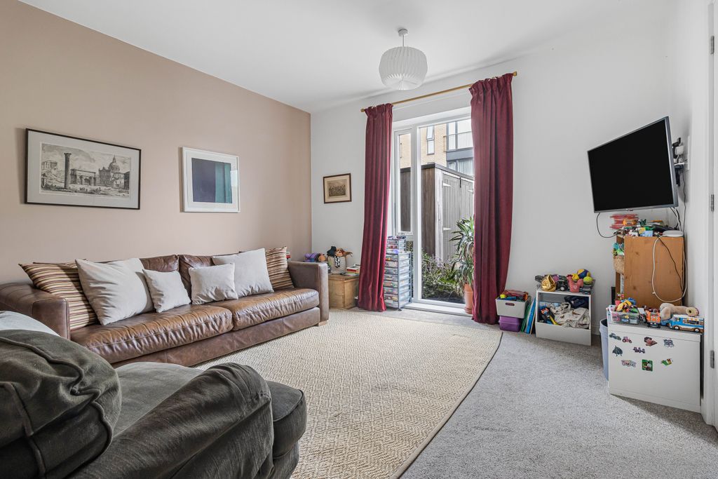 Property photo 2 of 18
