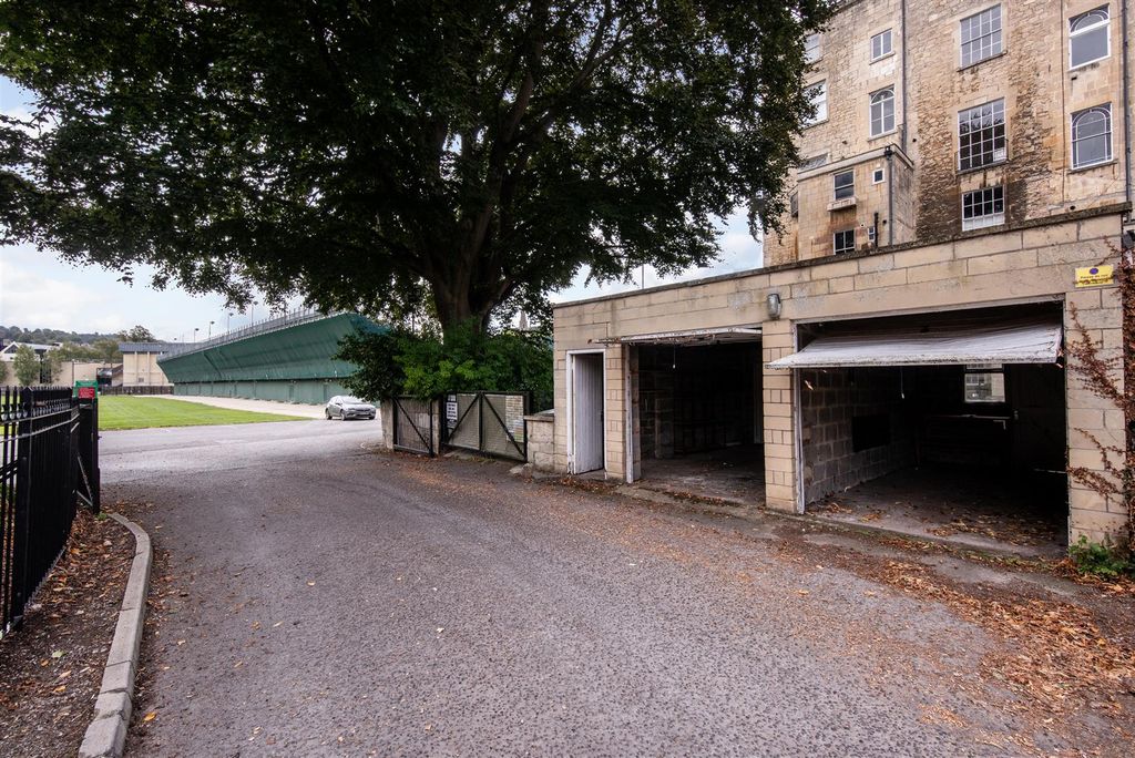Property photo 2 of 3 7 Johnstone Street, Bath - Garage-3.Jpg