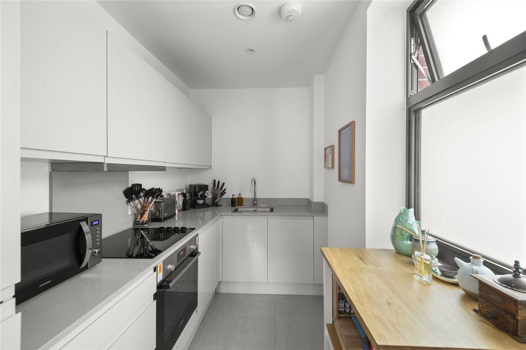 Property photo 3 of 12 Picture No. 02