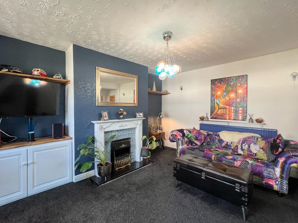 Property photo 3 of 25