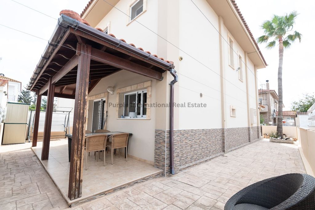 Property photo 3 of 34