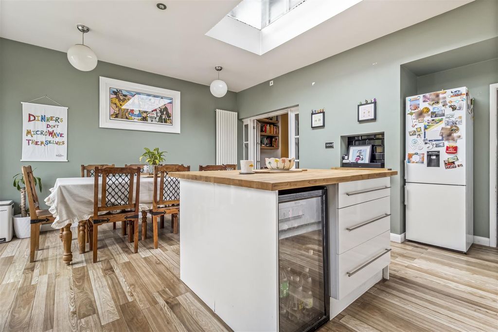 Property photo 3 of 29 1 Broomfield Avenue-013.Jpg