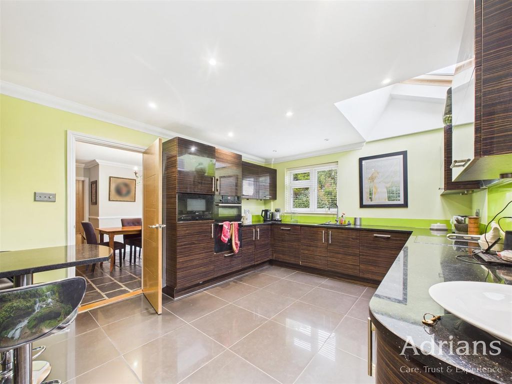 Property photo 2 of 29