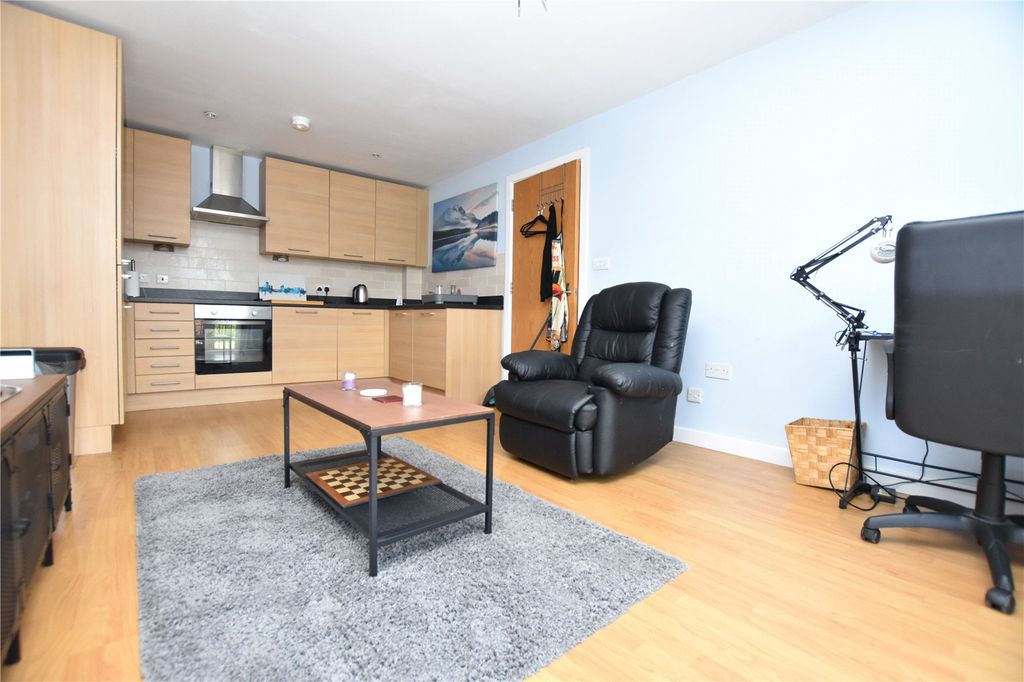 Property photo 2 of 12 Picture No. 08