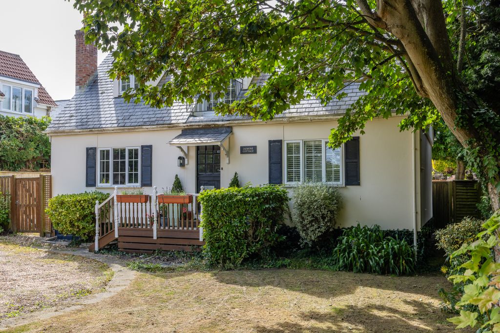 Property photo 3 of 20
