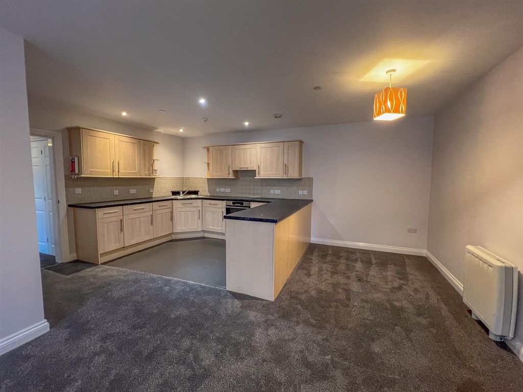 Property photo 3 of 10 11 Griffin House-8.Jpg