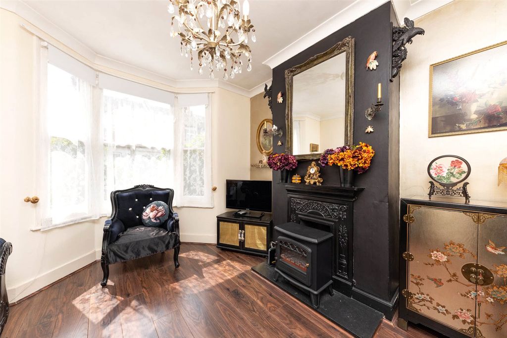 Property photo 3 of 24 Picture No. 06