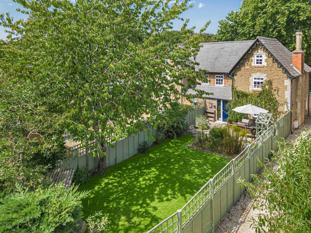 Property photo 1 of 32
