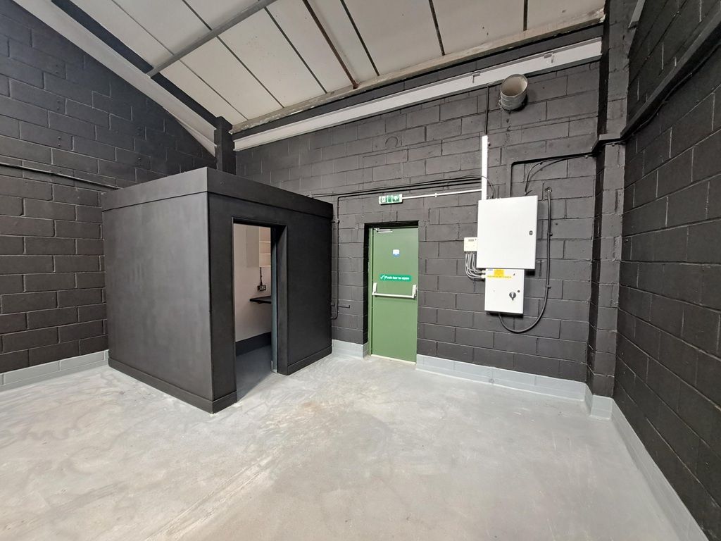 Property photo 3 of 6 Photo 10