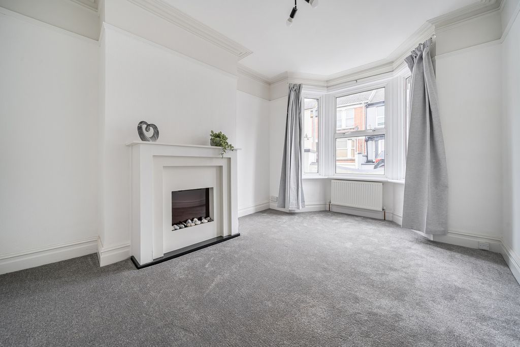 Property photo 1 of 22 Reception