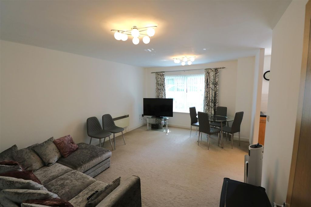 Property photo 2 of 7
