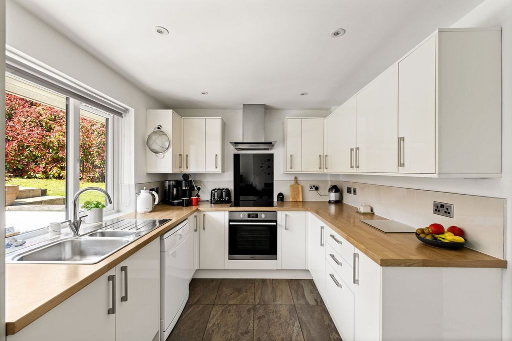 Property photo 2 of 22