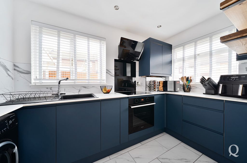 Property photo 2 of 21 8c1Ed582-8B9d-495...