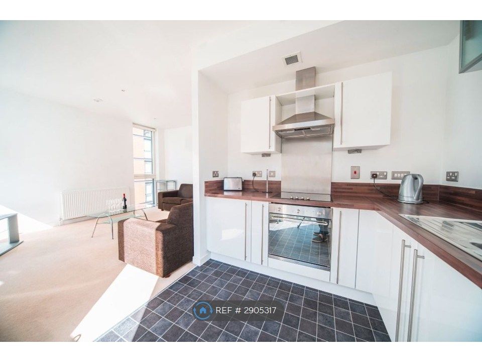 Property photo 3 of 6 Kitchen