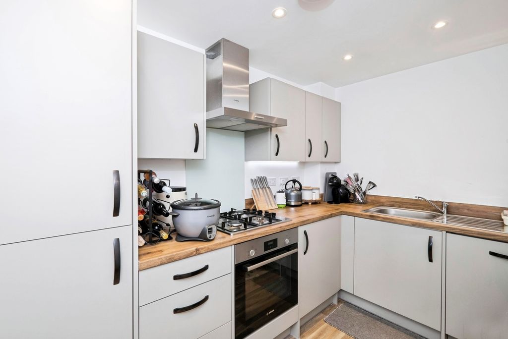 Property photo 2 of 15 Pbox-Img.Jpg