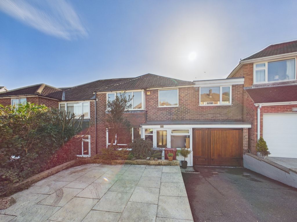 Property photo 1 of 18 Cam04789G0-Pr0051-Still025