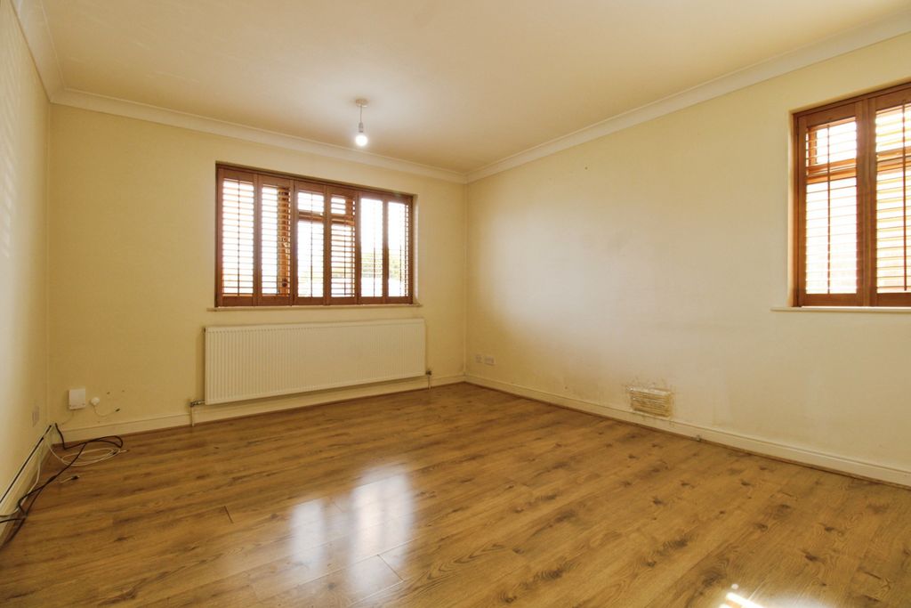 Property photo 2 of 10 Lr
