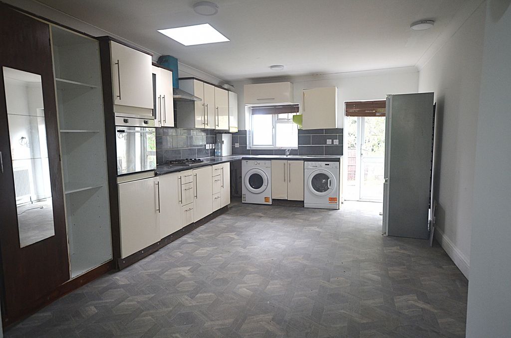 Property photo 1 of 10 Three Bedroom Two Bathroom Property To Rent