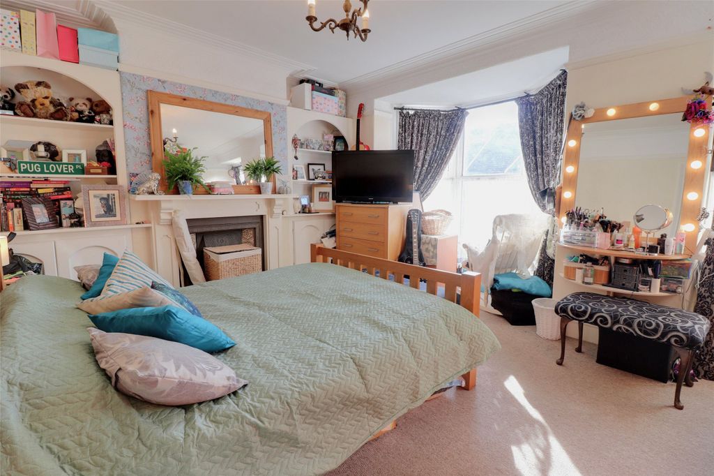 Property photo 2 of 19 Picture No. 22
