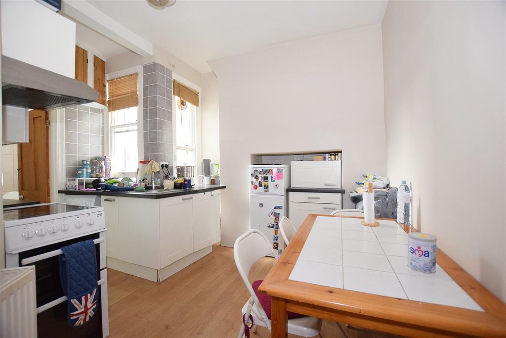 Property photo 3 of 5 Kitchen.Jpg